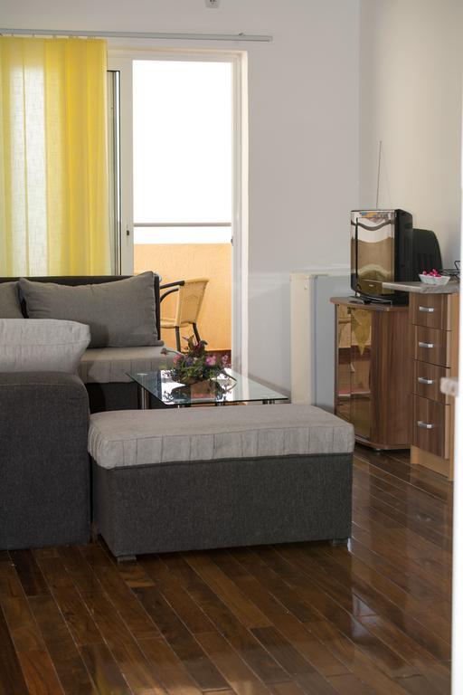 Apartments And Studios Anicic يوتجيها المظهر الخارجي الصورة