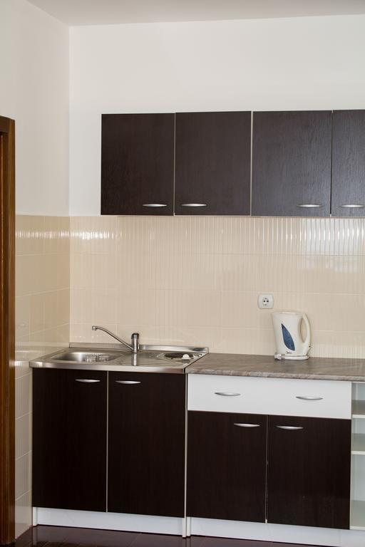 Apartments And Studios Anicic يوتجيها المظهر الخارجي الصورة