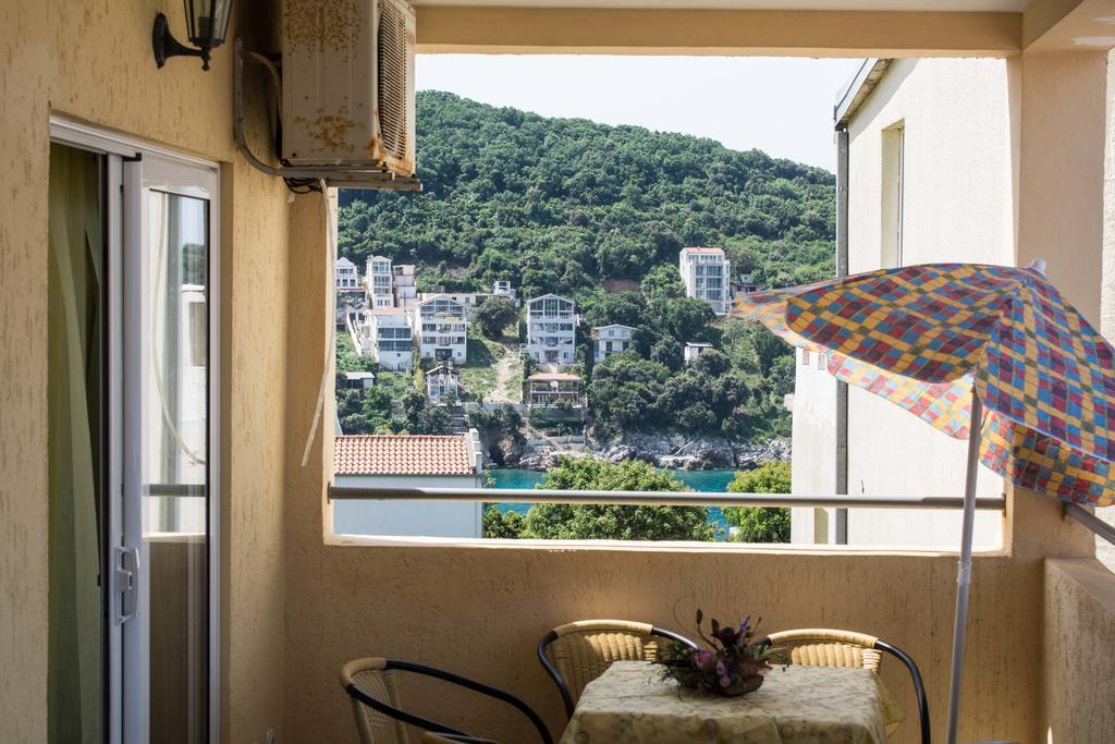 Apartments And Studios Anicic يوتجيها المظهر الخارجي الصورة