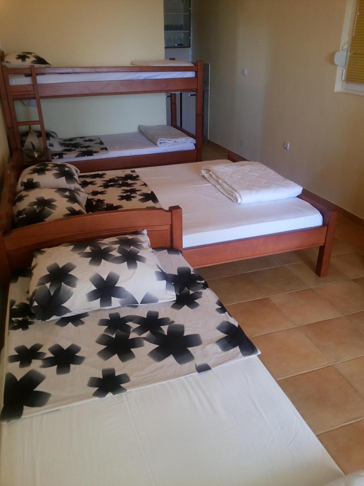 Apartments And Studios Anicic يوتجيها الغرفة الصورة